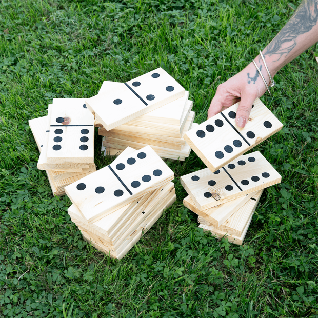Jeu de Domino Géant Bois - Egayez vos événements | Cartaloto